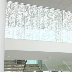 APL Pro pose de film vitrage à Bourg-en-Bresse : film décoratif effet labyrinthe